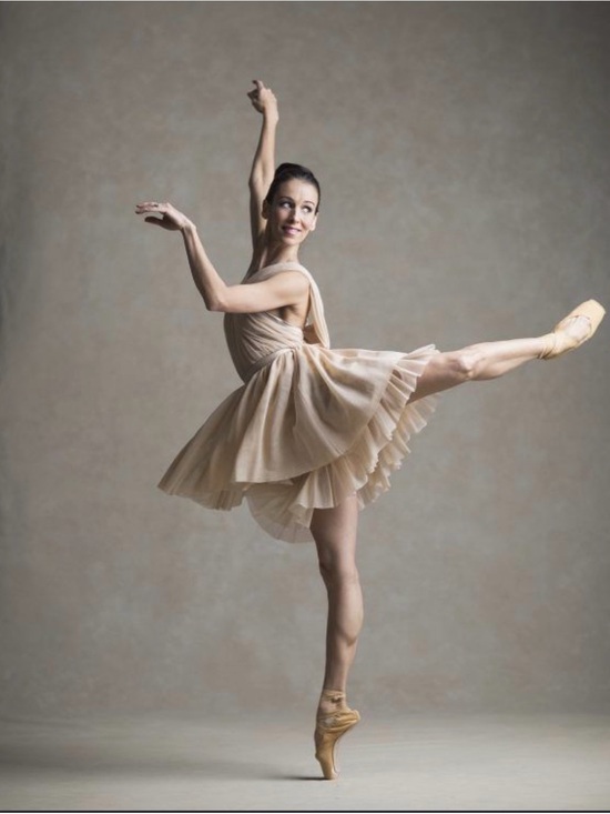 Club Monaco Dresses & Skirts - Club Monaco Cream Layered Tulle Mini Dress Size 6 Ballet Style